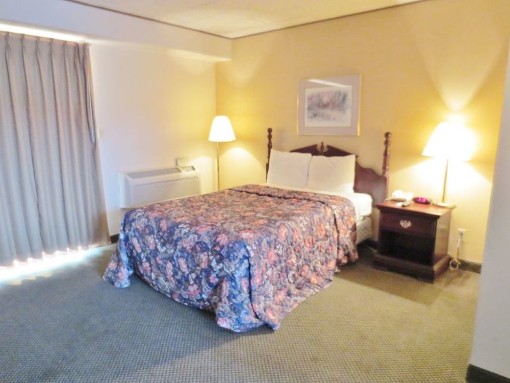 Americas Best Value Inn Abilene Room photo