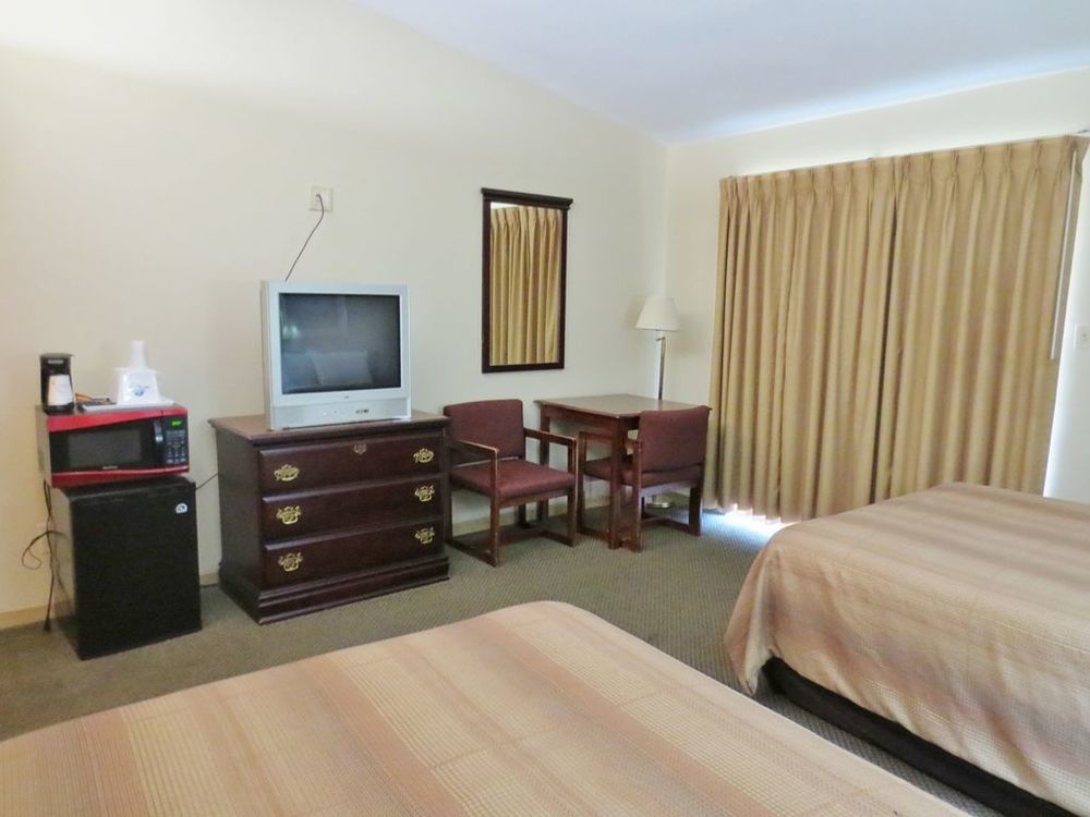 Americas Best Value Inn Abilene Room photo