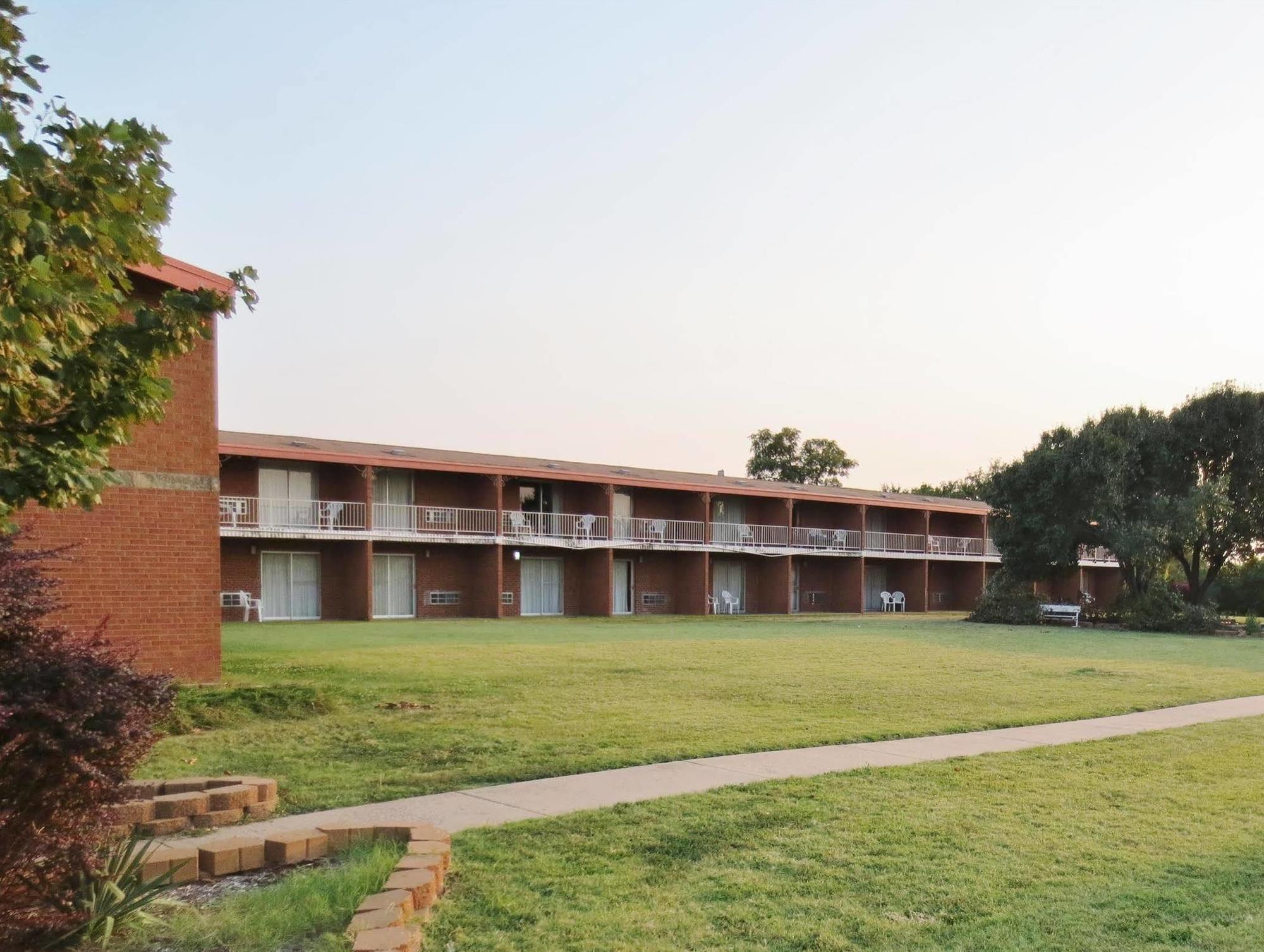 Americas Best Value Inn Abilene Exterior photo