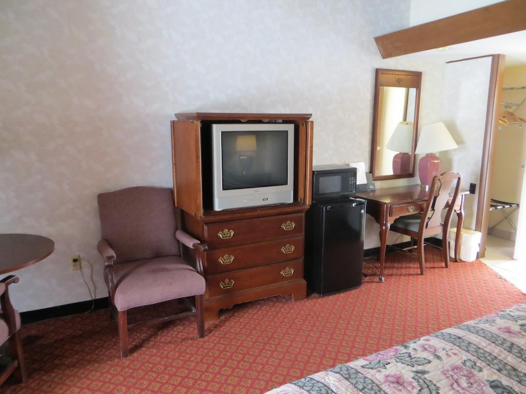 Americas Best Value Inn Abilene Exterior photo